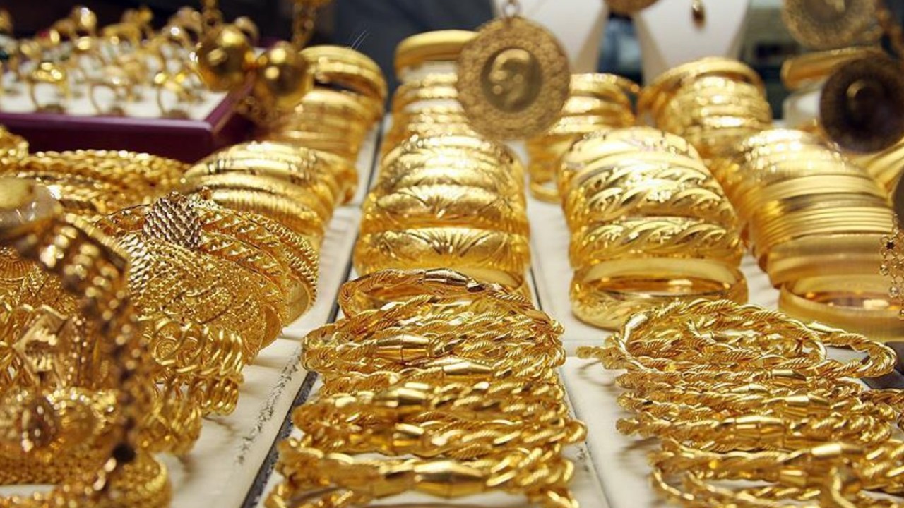 27 Eylül 2024 Bugün gram altın, çeyrek altın, 22 bilezik fiyatı rekor üstüne rekor kırıyor! Altın fiyatları ne kadar?